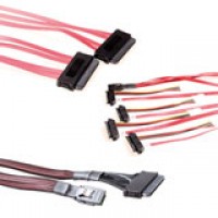 Serial attached SCSI (SAS) kabels